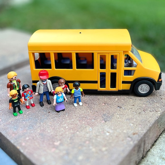 Playmobil School Bus Vehicle PlaySet - Picture 1 of 8